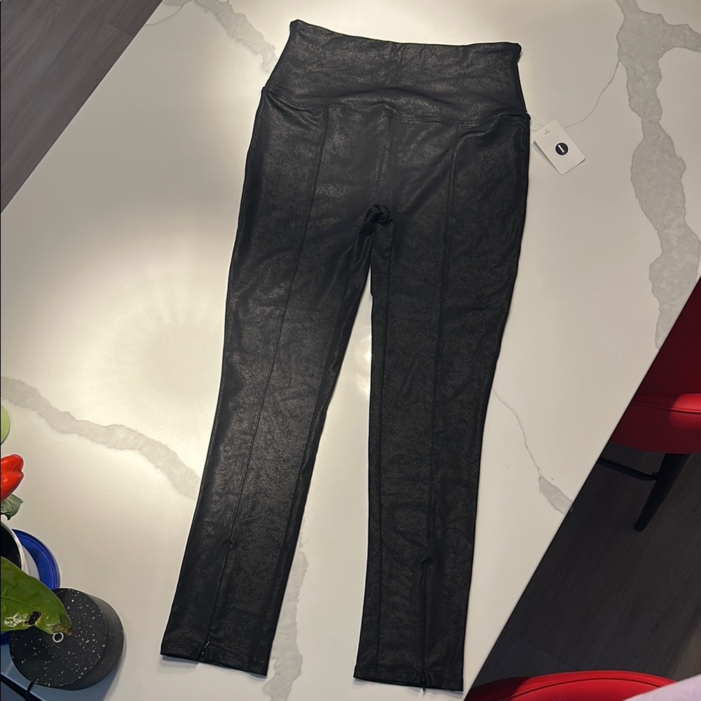 Black Shimmery High-Waisted Leggings